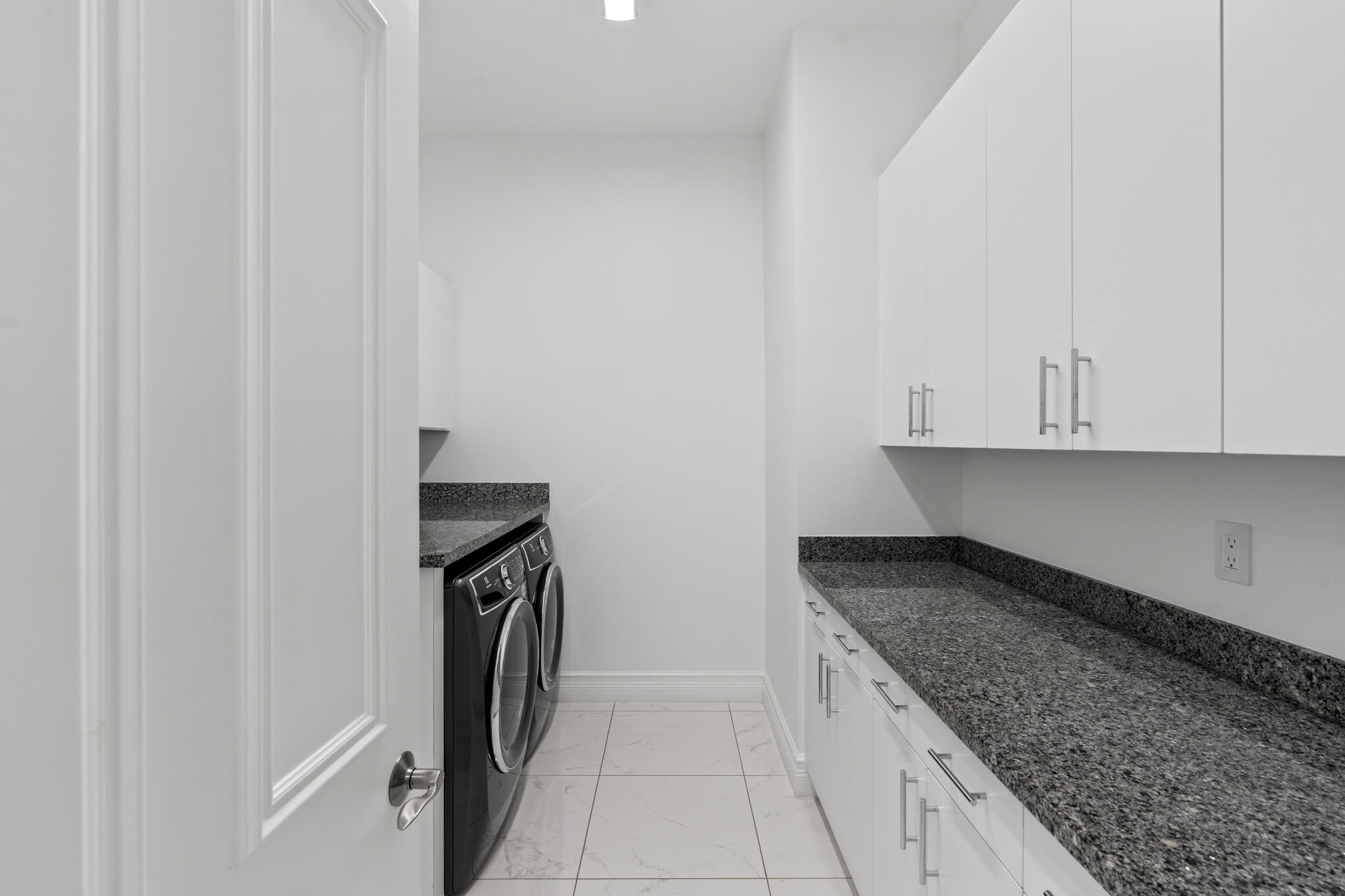 9086 Fiano Place Boca Raton, FL 33496 - Photo 28 of 62 Laundry Room