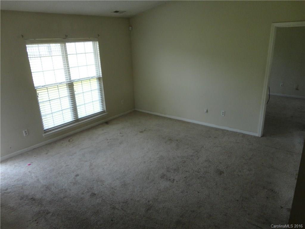 3504 Nevin Brook Road Charlotte, NC 28269 - Photo 2 of 4