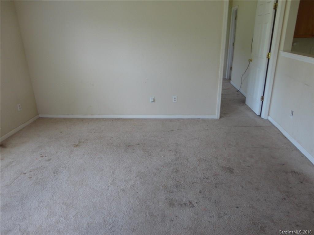 3504 Nevin Brook Road Charlotte, NC 28269 - Photo 3 of 4