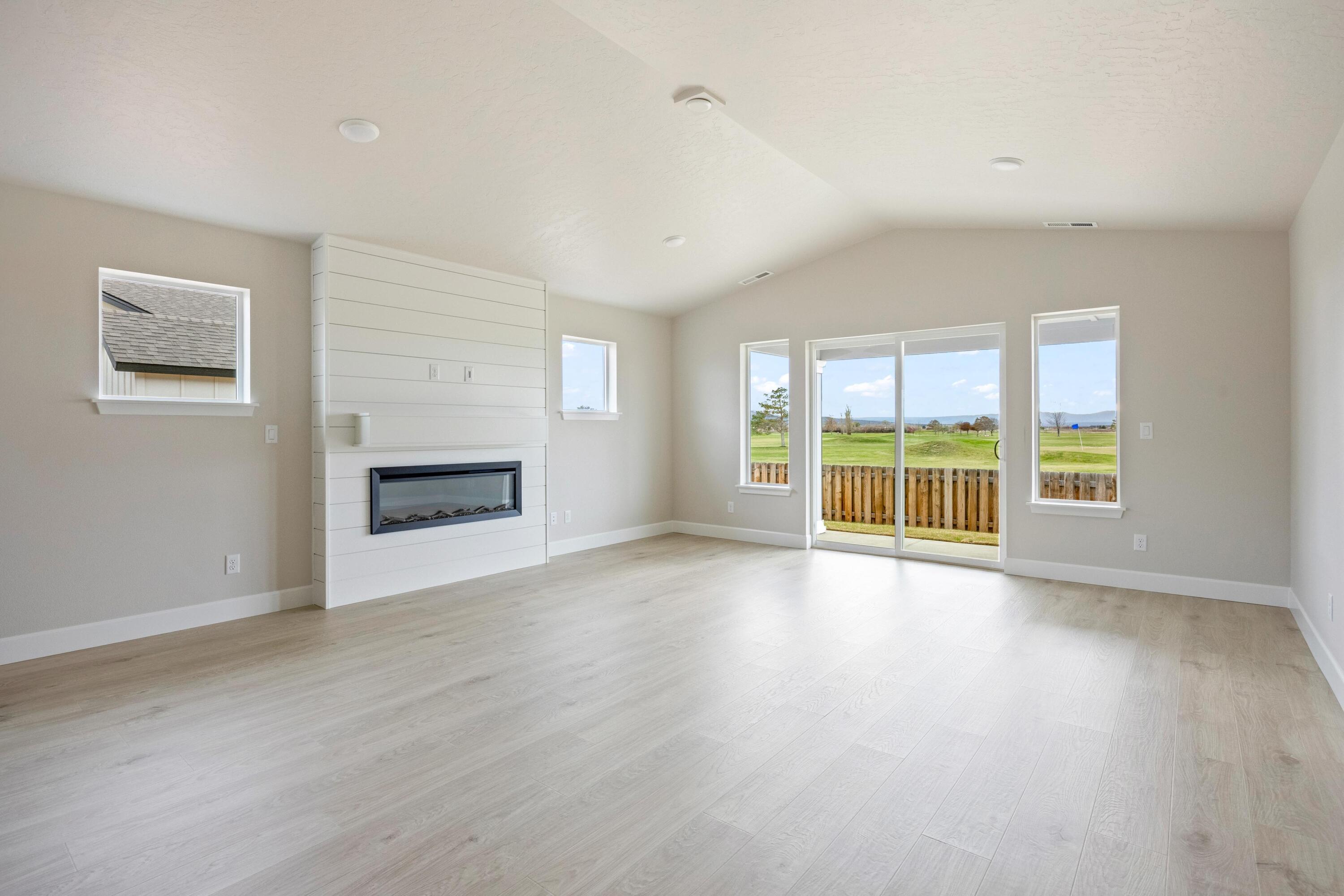 1256 Fairway Road, Unit 145 Madras, OR 97741 - Photo 8 of 31 08