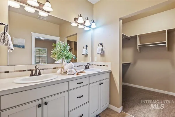 $450,000 | 2916 North Cloverdale Road, Boise, ID 83713