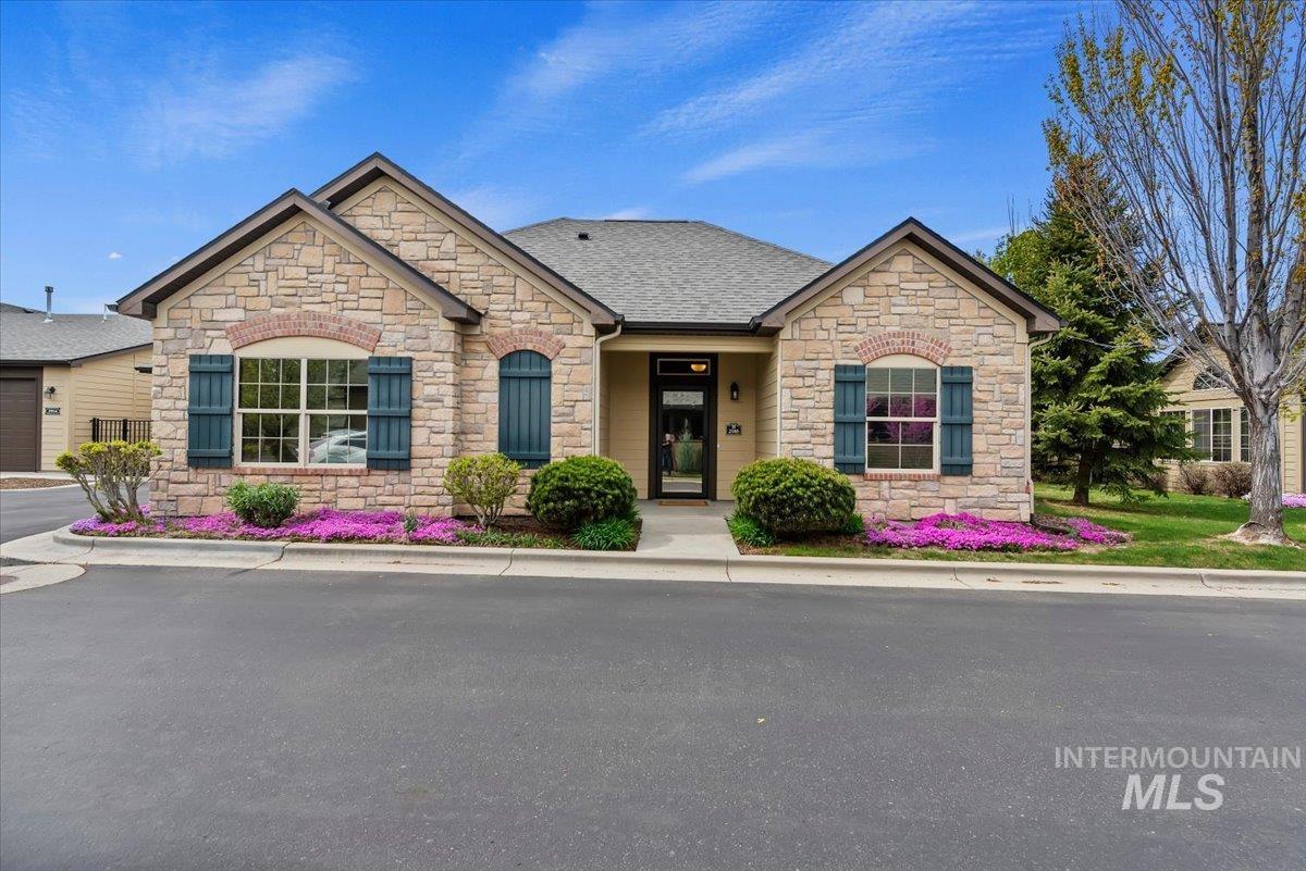 2916 North Cloverdale Road Boise, ID 83713 - Photo 2 of 32