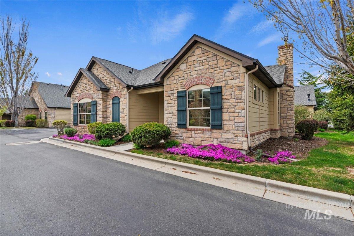 2916 North Cloverdale Road Boise, ID 83713 - Photo 3 of 32