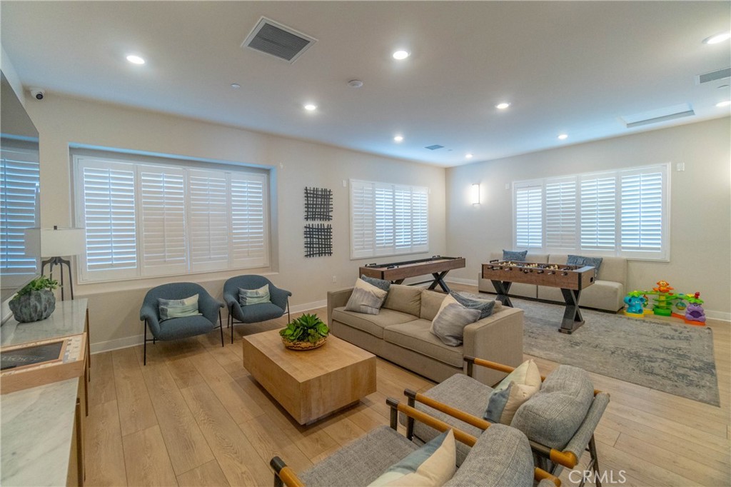 561 Yukon Road Rialto, CA 92377 - Photo 31 of 50 Community Rec room