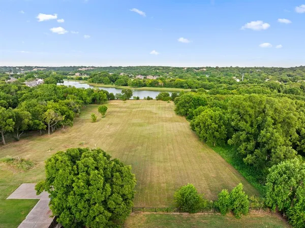 a view of an outdoor space and a yard