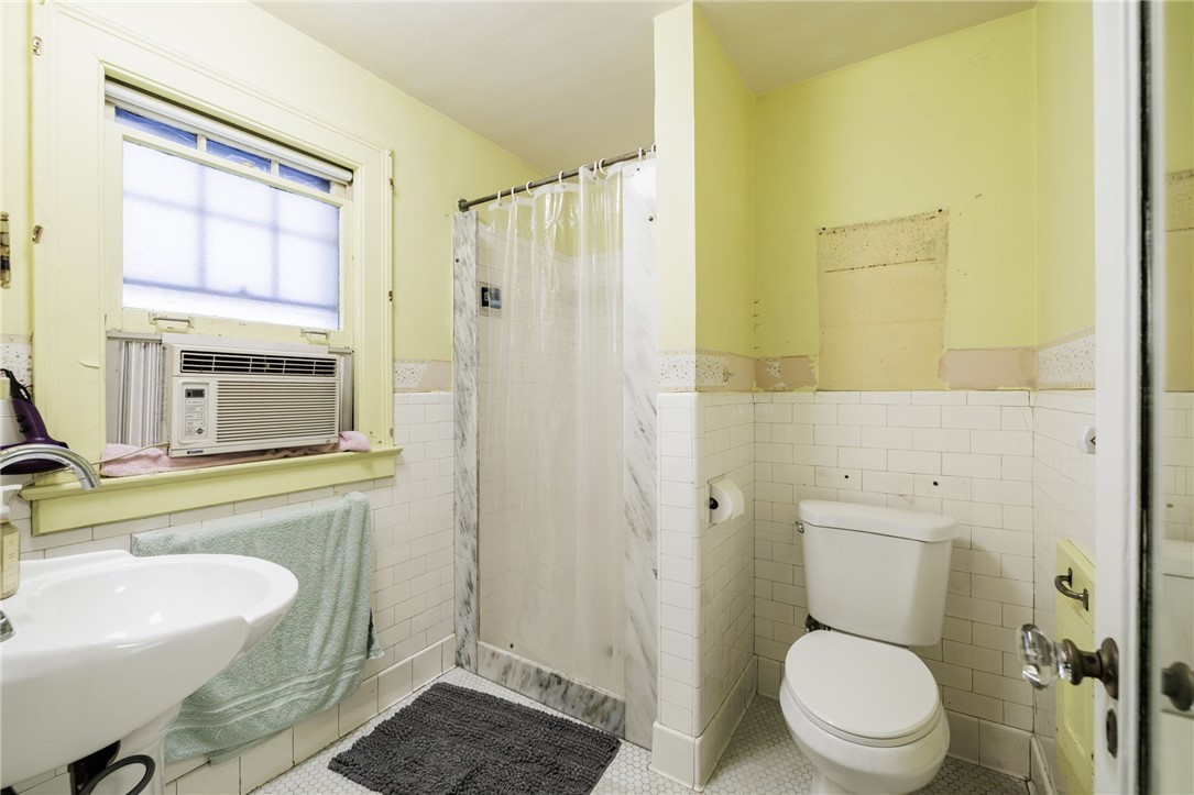 336 Canterbury Road Rochester, NY 14607 - Photo 7 of 23