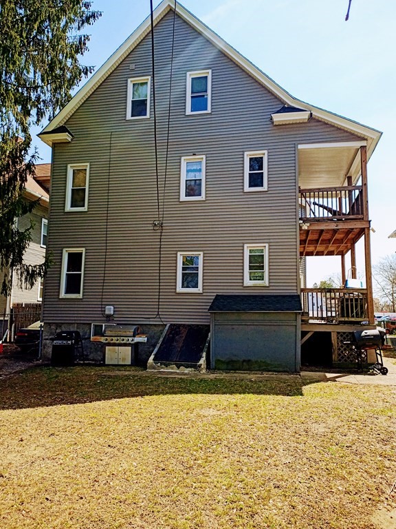 30 Scott Street Springfield, MA 01108 - Photo 4 of 29