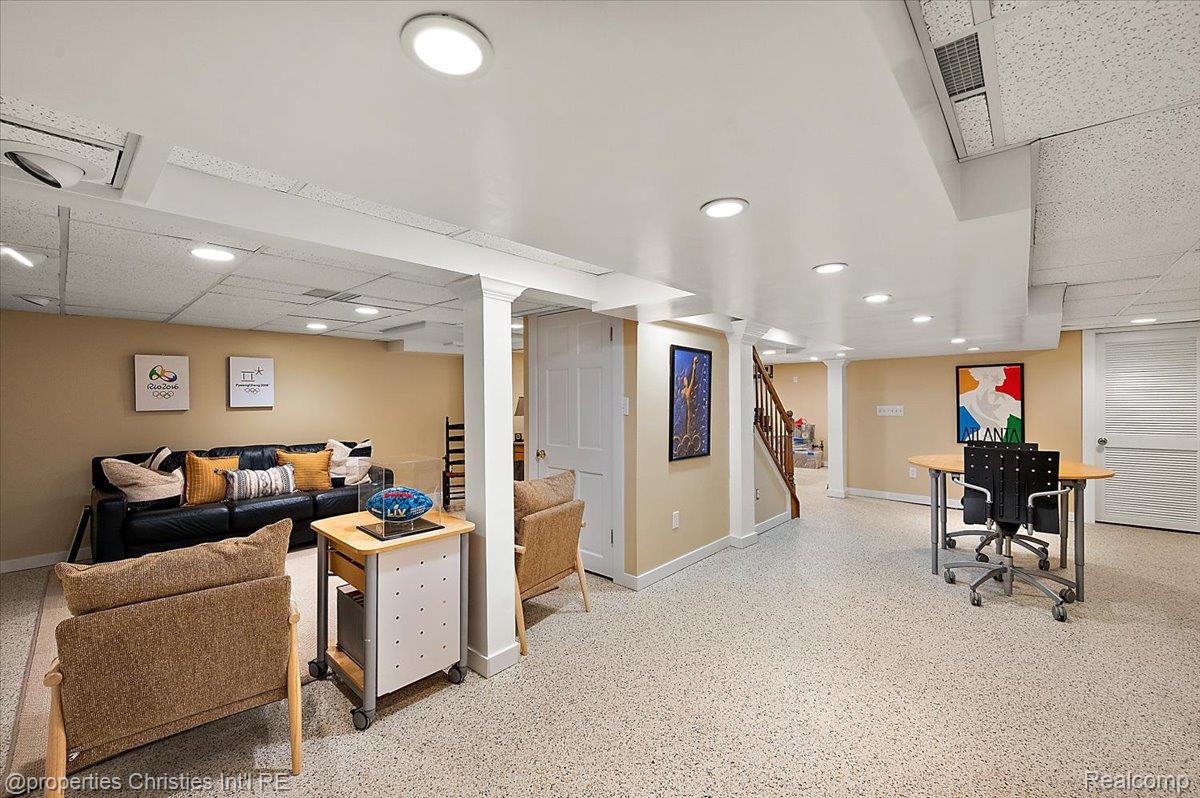 135 Clifton Road Bloomfield Hills, MI 48301 - Photo 64 of 77 90-135 S Clifton Rd-99.jpg