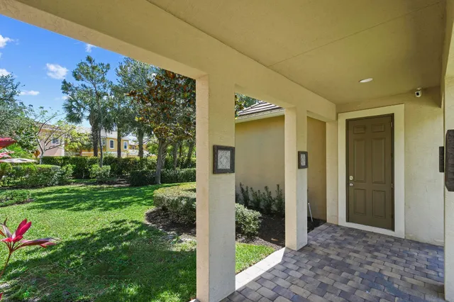 $1,275,000 | 111 Tullamore Avenue, Jupiter, FL 33458