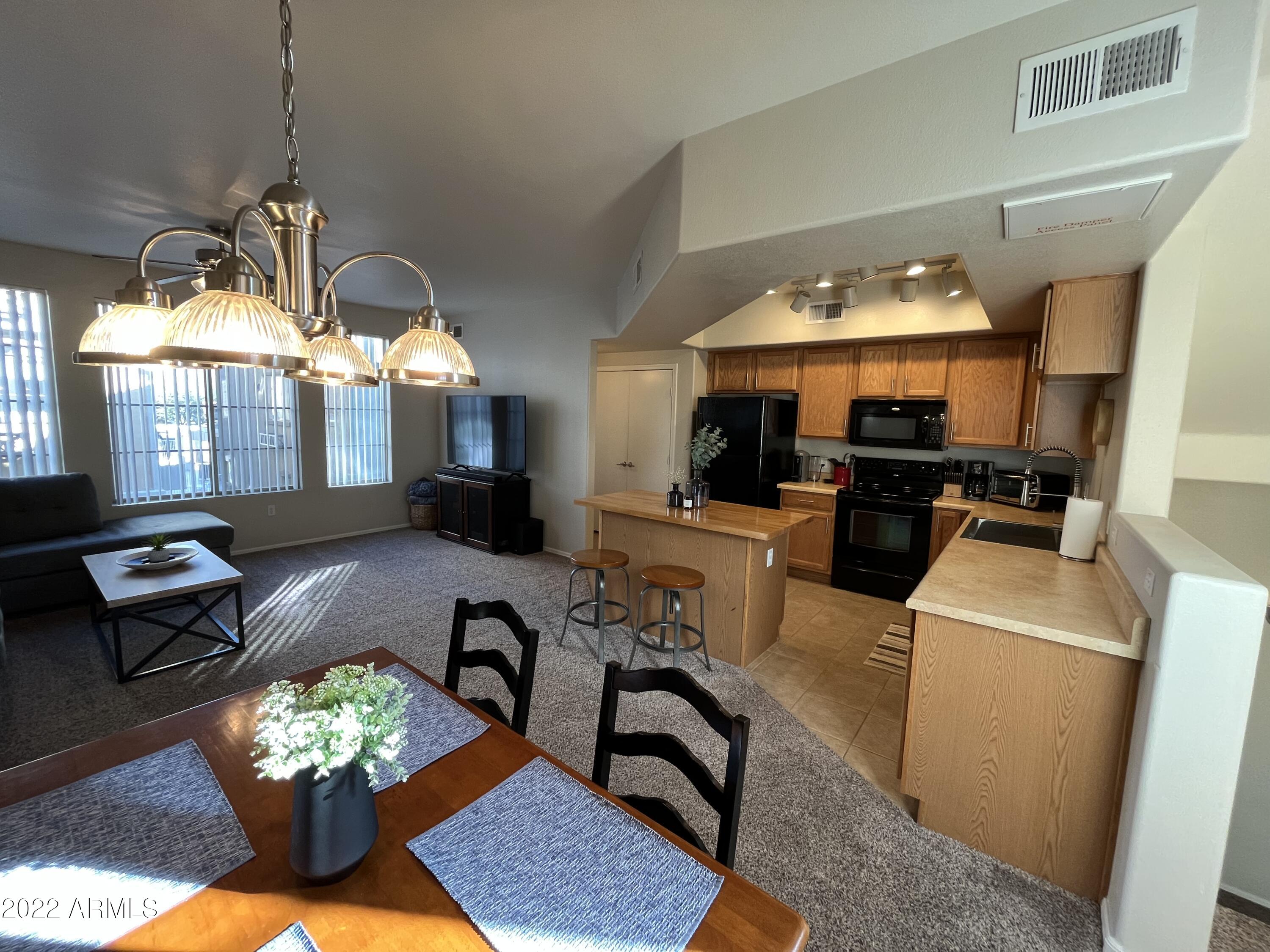 280 South Evergreen Road, Unit 1306 Tempe, AZ 85288 - Photo 11 of 58 Living room 4