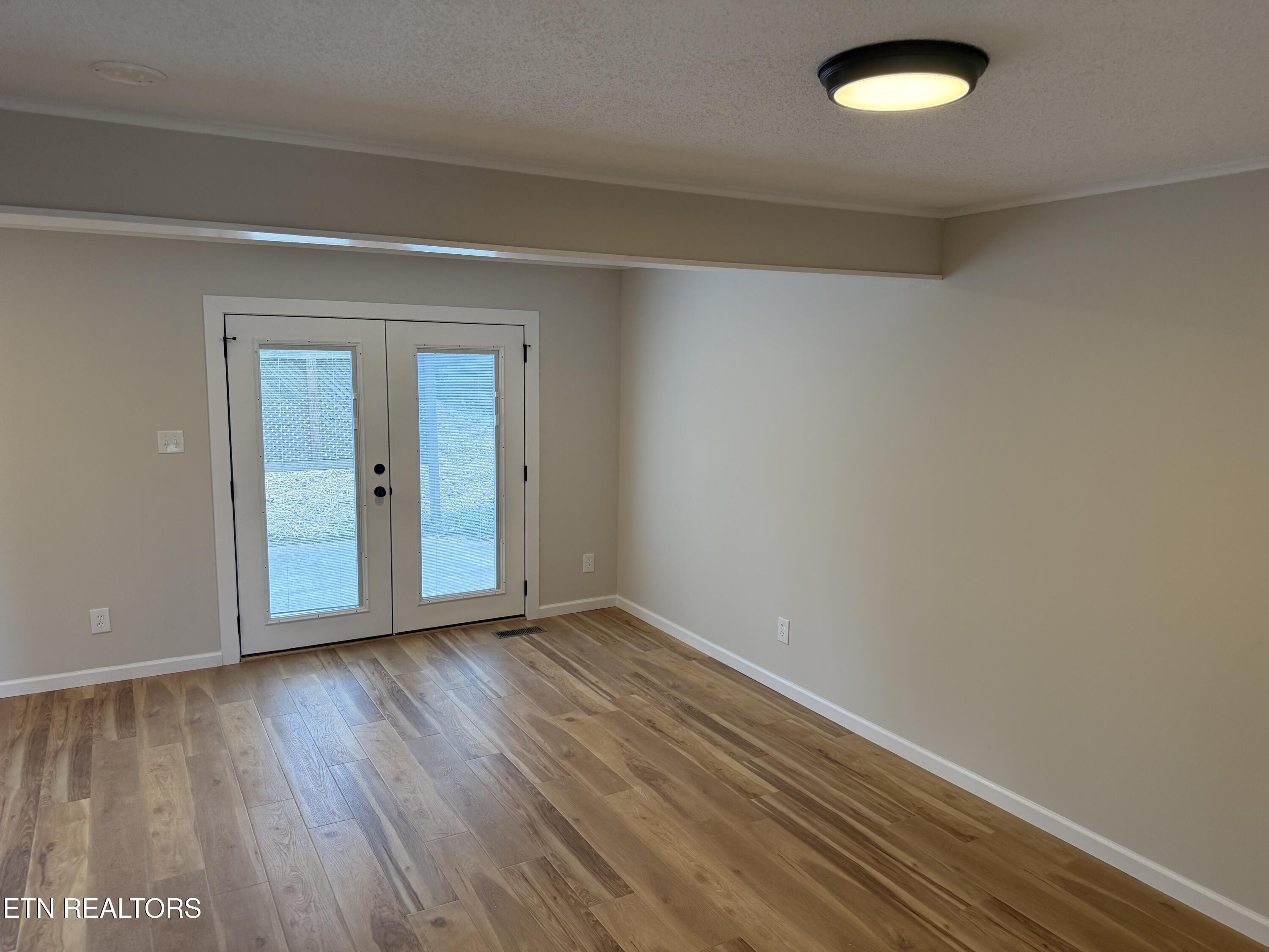 106 Hardwick Place Oak Ridge, TN 37830 - Photo 3 of 31 3