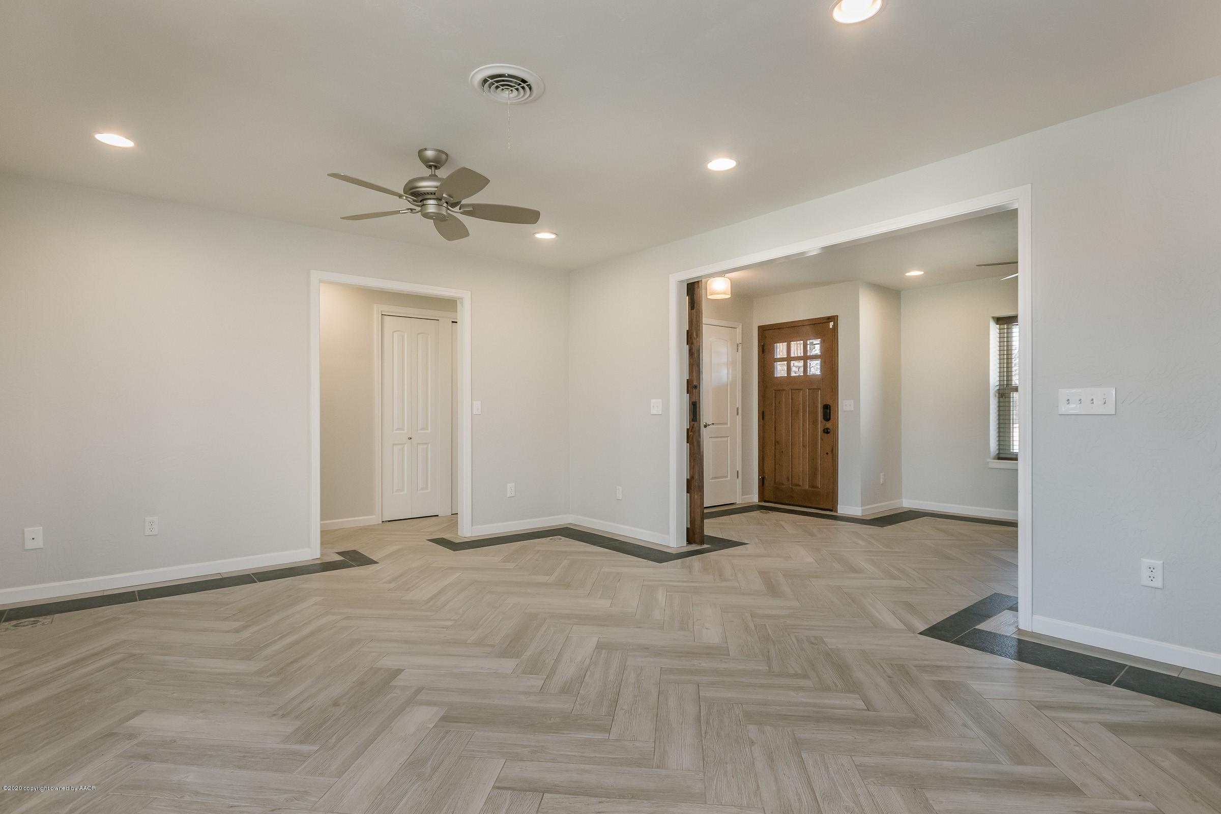 3421 Royal Road Amarillo, TX 79109 - Photo 6 of 19 006_Den-2