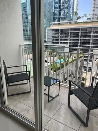 $2,600 | 185 Southeast 14th Terrace, Unit 913, Miami, FL 33131