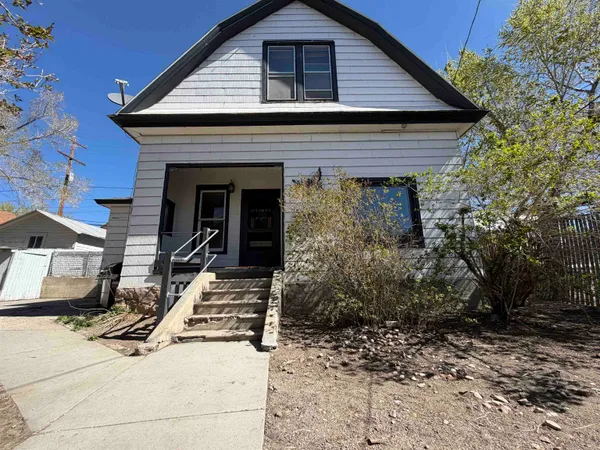 $200,000 | 260 West Railroad Avenue, Green River, WY 82935