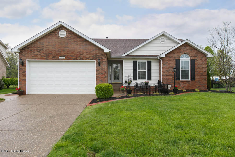6715 Grandfield Road Louisville, KY 40258 - Photo 2 of 44 668A7578