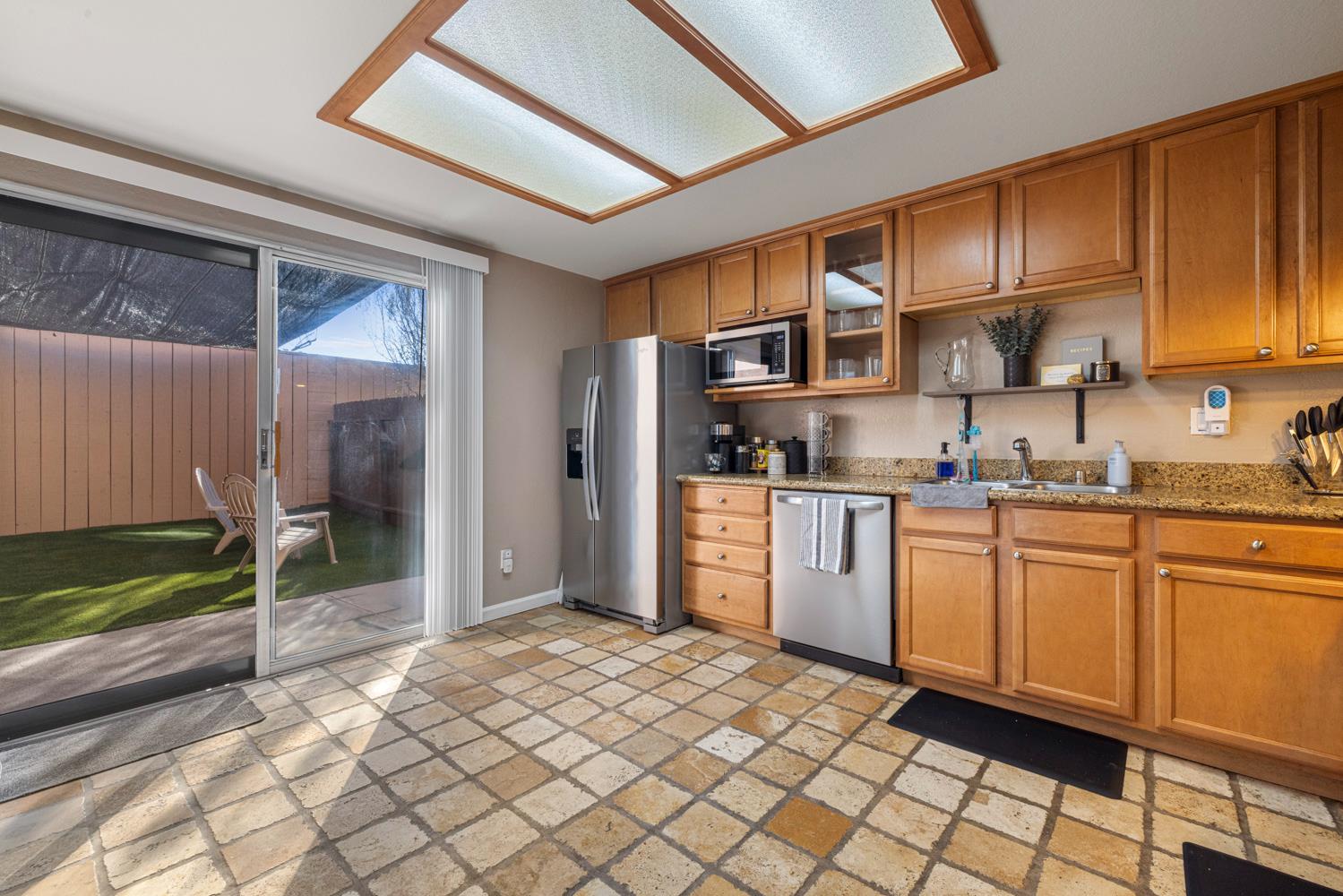 4020 Elmo Loop, Unit C Modesto, CA 95356 - Photo 2 of 41