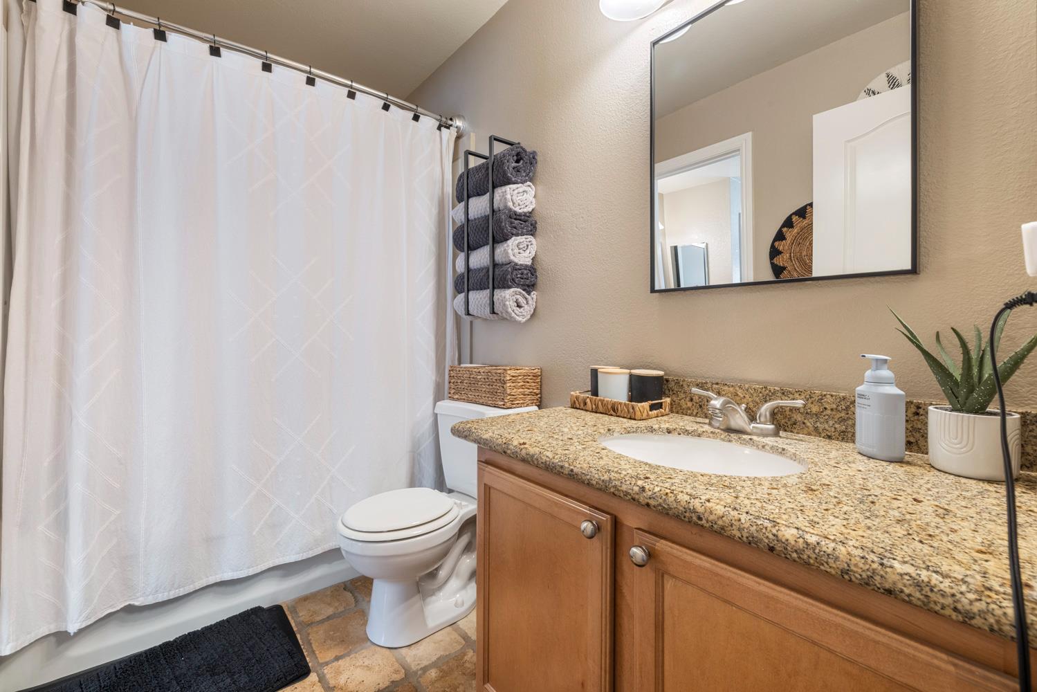 4020 Elmo Loop, Unit C Modesto, CA 95356 - Photo 25 of 41