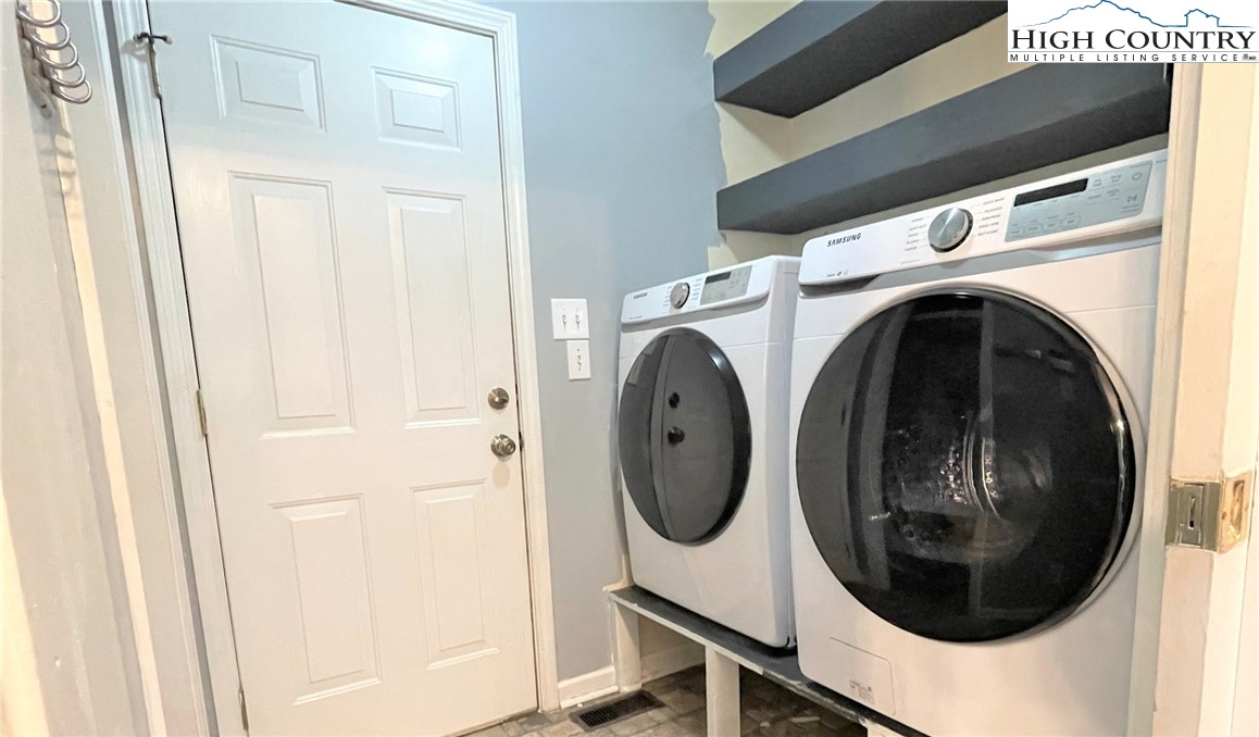 3490 Section House Road Hickory, NC 28601 - Photo 30 of 39 a utility room with dryer and washer