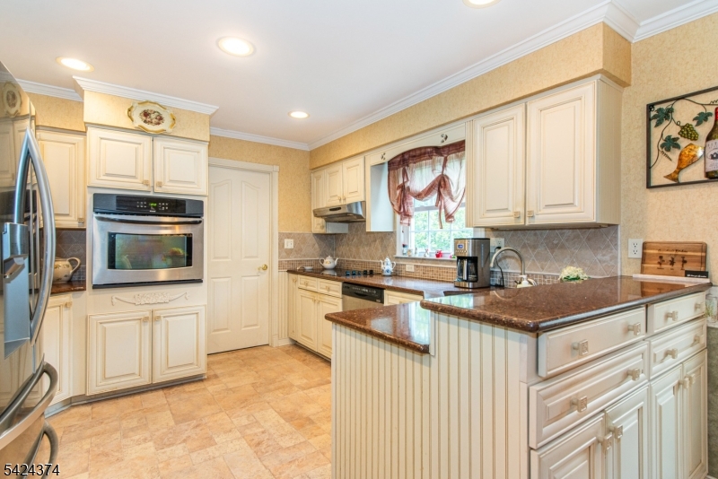 30 Clearfield Road Succasunna, NJ 07876 - Photo 4 of 35