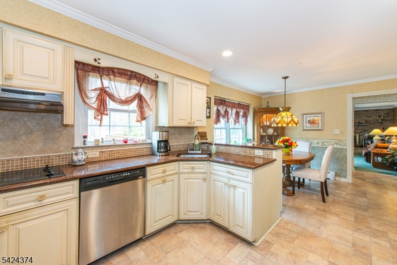 30 Clearfield Road Succasunna, NJ 07876 - Photo 5 of 35