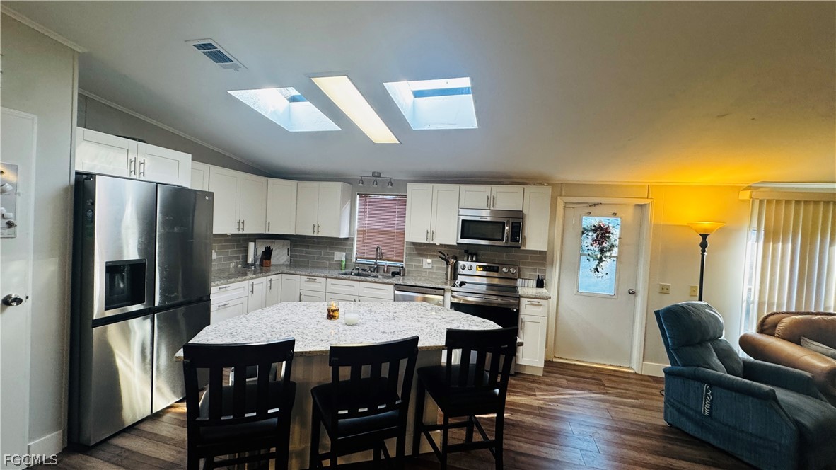 173 Belle Isle Circle Naples, FL 34112 - Photo 7 of 11