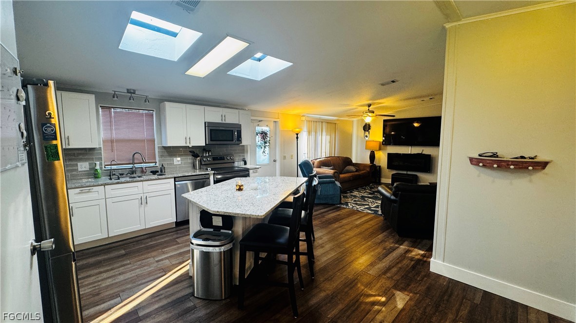 173 Belle Isle Circle Naples, FL 34112 - Photo 8 of 11