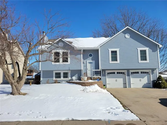 $330,000 | 1217 Northeast Magnolia Street, Lee's Summit, MO 64086