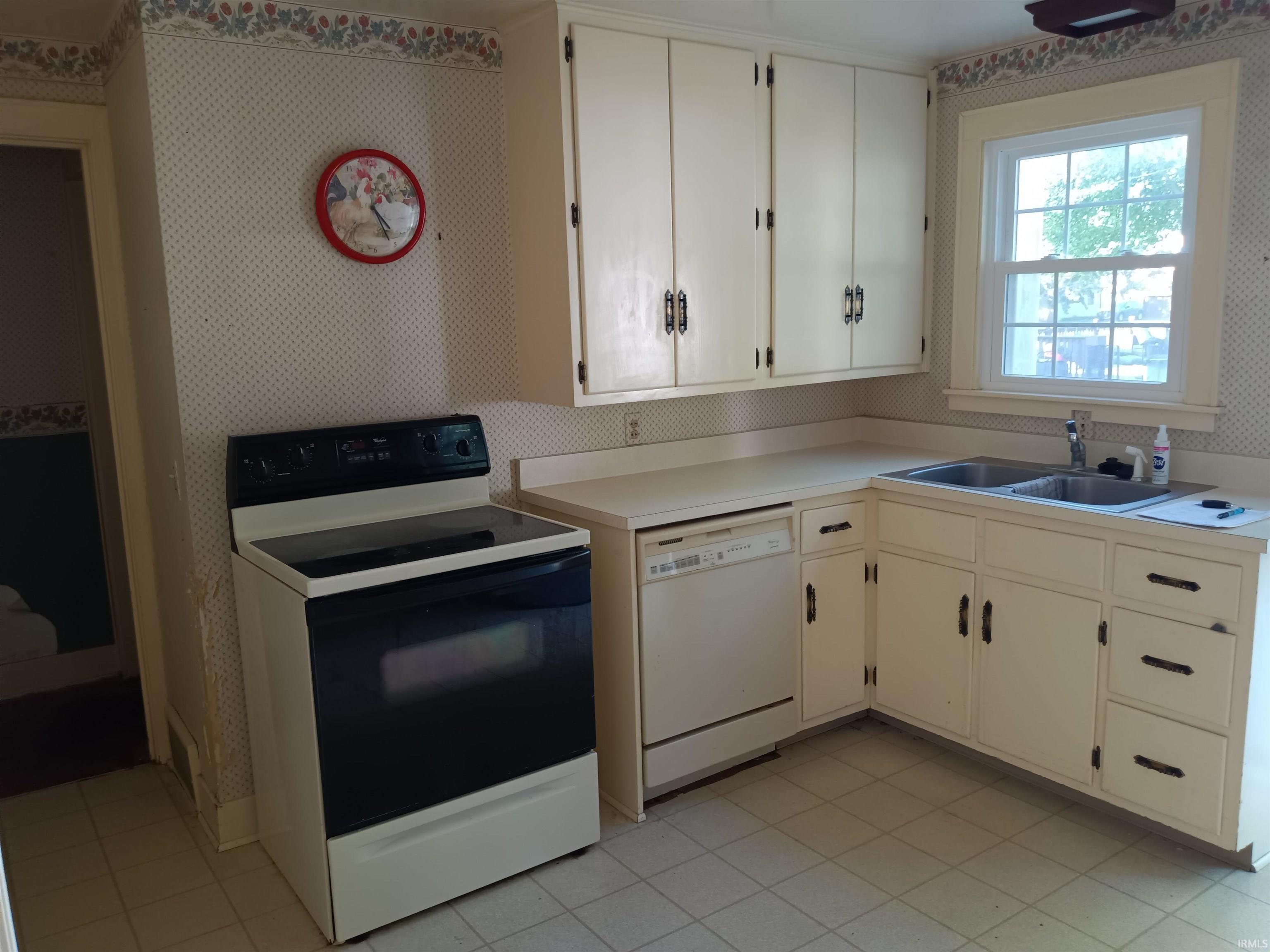 916 West Monroe Street Decatur, IN 46733 - Photo 8 of 18
