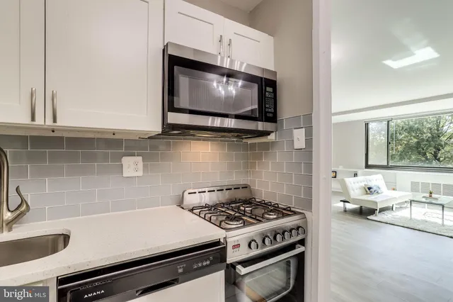 $2,350 | 1011 Arlington Boulevard, Unit 442, Arlington, VA 22209