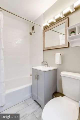 $2,350 | 1011 Arlington Boulevard, Unit 442, Arlington, VA 22209