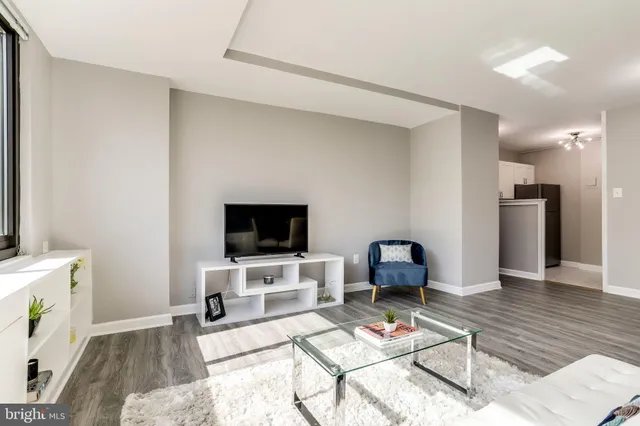 $2,350 | 1011 Arlington Boulevard, Unit 442, Arlington, VA 22209