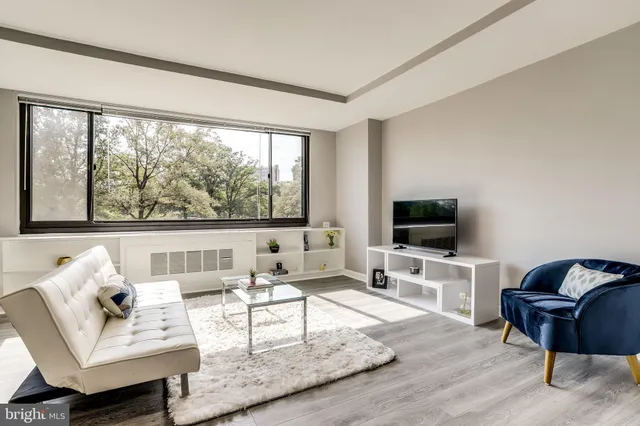 $2,350 | 1011 Arlington Boulevard, Unit 442, Arlington, VA 22209