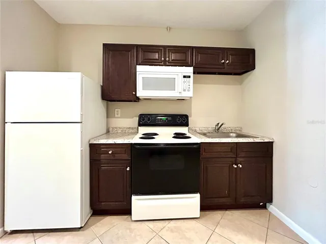 $950 | 104 South Lake Starr Boulevard, Unit A, Lake Wales, FL 33898