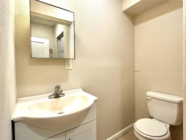 $950 | 104 South Lake Starr Boulevard, Unit A, Lake Wales, FL 33898