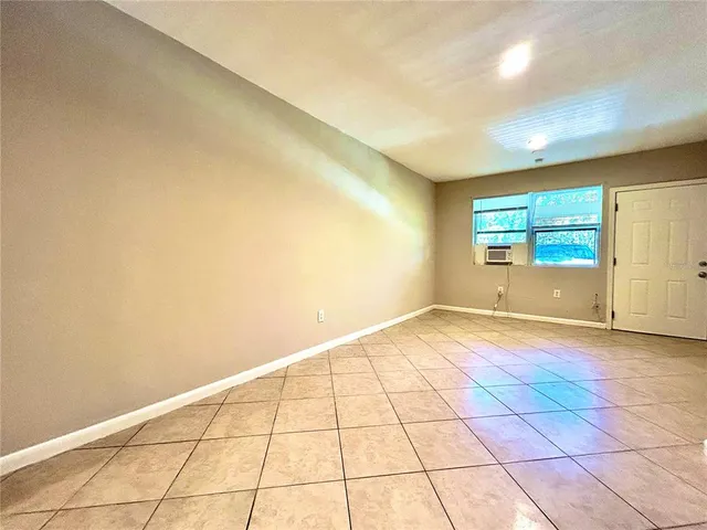 $950 | 104 South Lake Starr Boulevard, Unit A, Lake Wales, FL 33898