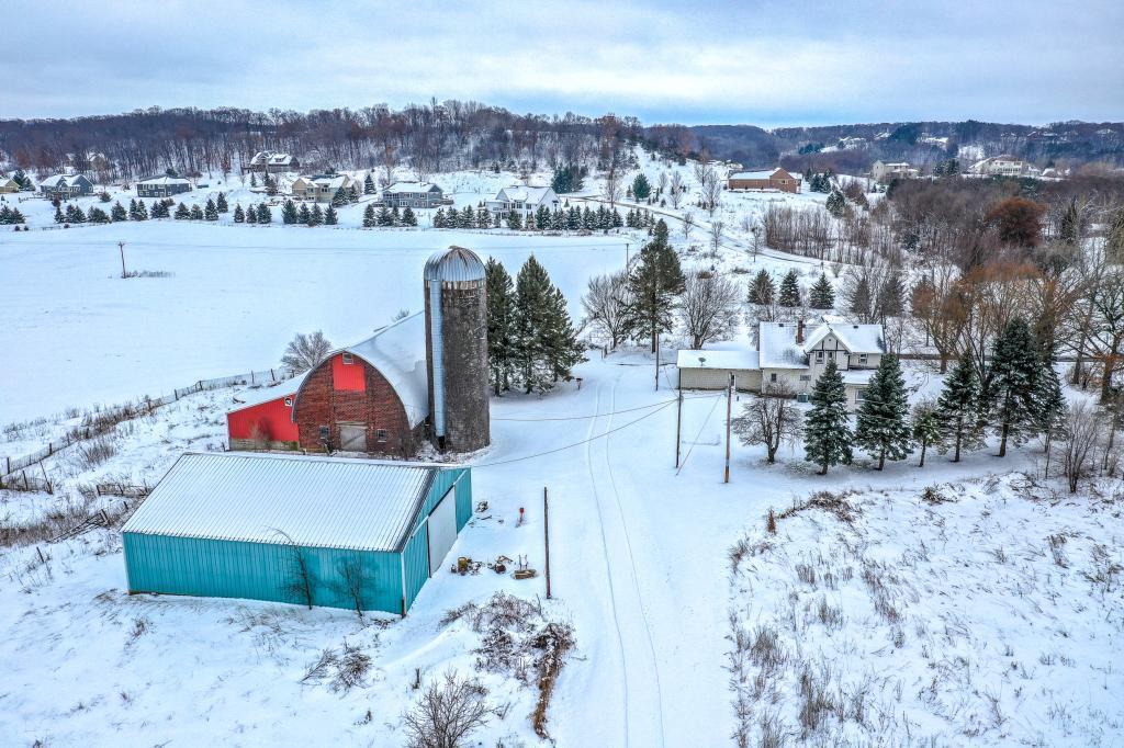 453 East Cove Road Hudson, WI 54016 - Photo 1 of 1