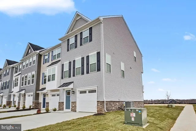 $2,800 | 6939 Braxton Springs Way, Spotsylvania, VA 22553