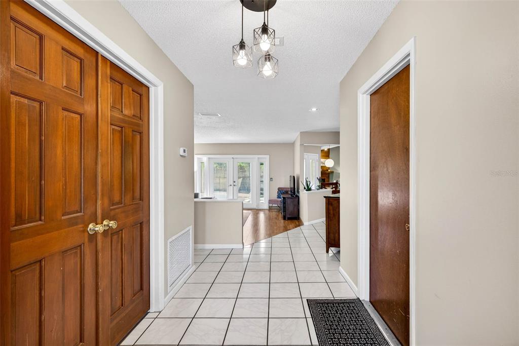 12913 Rain Forest Street Temple Terrace, FL 33617 - Photo 8 of 63