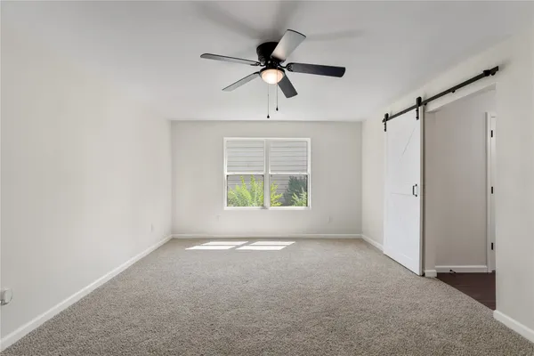 a view of empty room with window