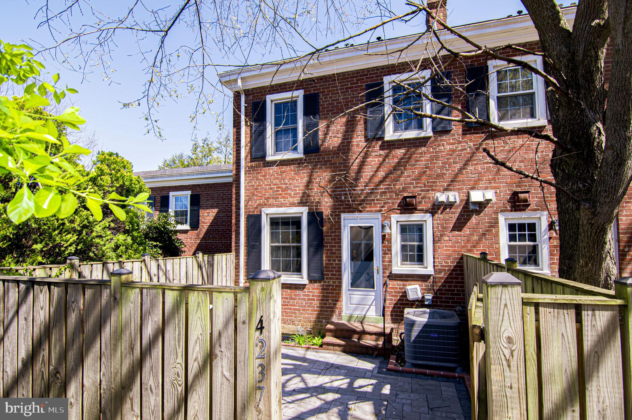 4237 32nd Road South Arlington, VA 22206 - Photo 3 of 49