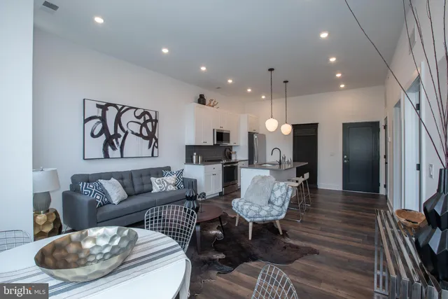 $1,407 | 2940 West Thompson Street, Unit 305, Philadelphia, PA 19121