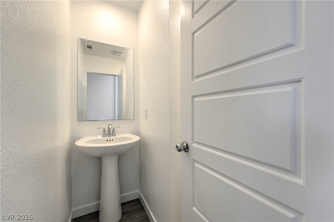 776 Fallen Phoenix Street Henderson, NV 89011 - Photo 20 of 30 Downstairs Guest Bathroom