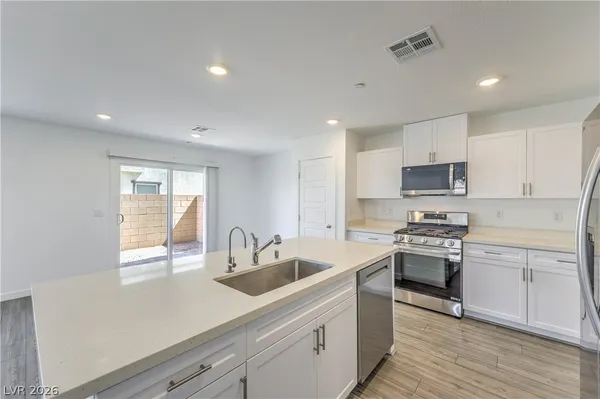 $2,100 | 776 Fallen Phoenix Street, Henderson, NV 89011