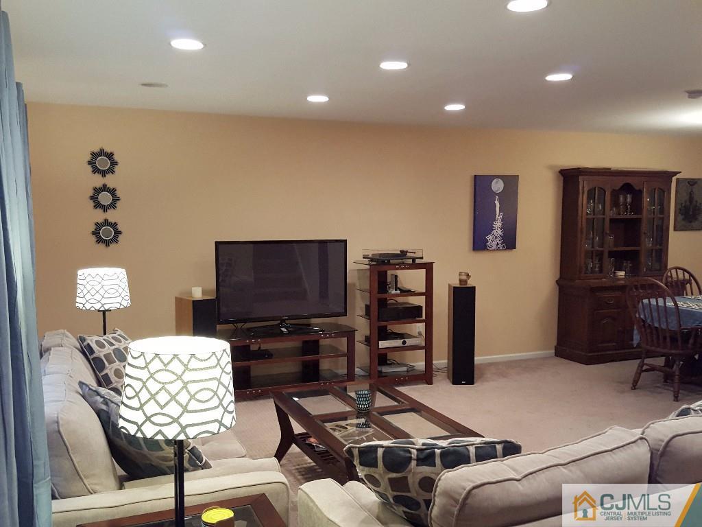 22 Mill Brook Road Piscataway, NJ 08854 - Photo 6 of 14 Gallery Image 6