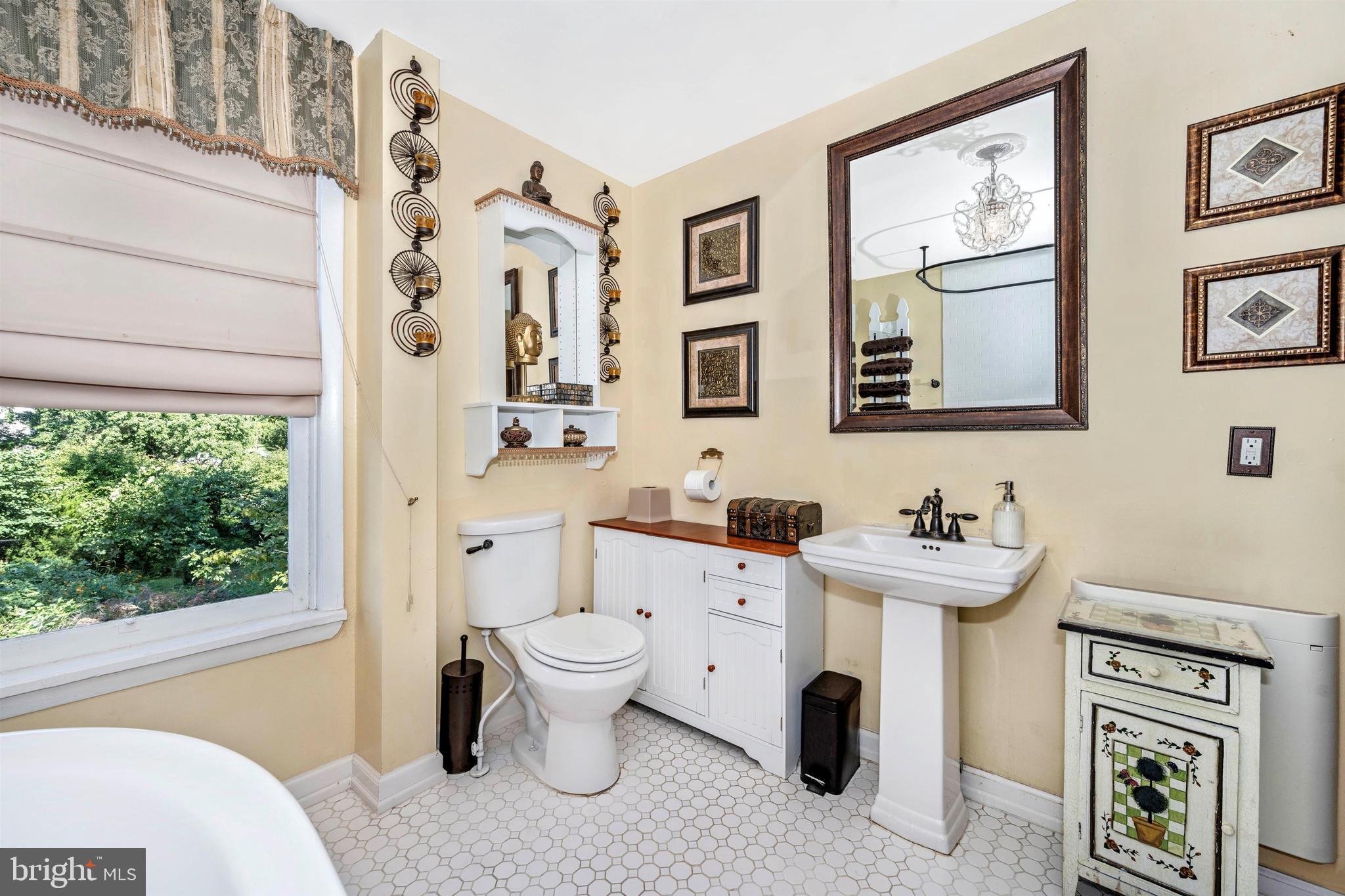 7814 Rocky Springs Road Frederick, MD 21702 - Photo 33 of 97 Hall bath