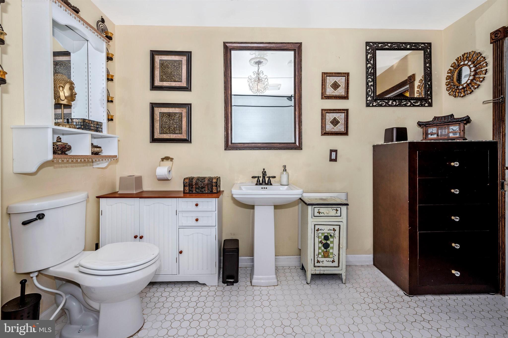 7814 Rocky Springs Road Frederick, MD 21702 - Photo 34 of 97 Hall Bath