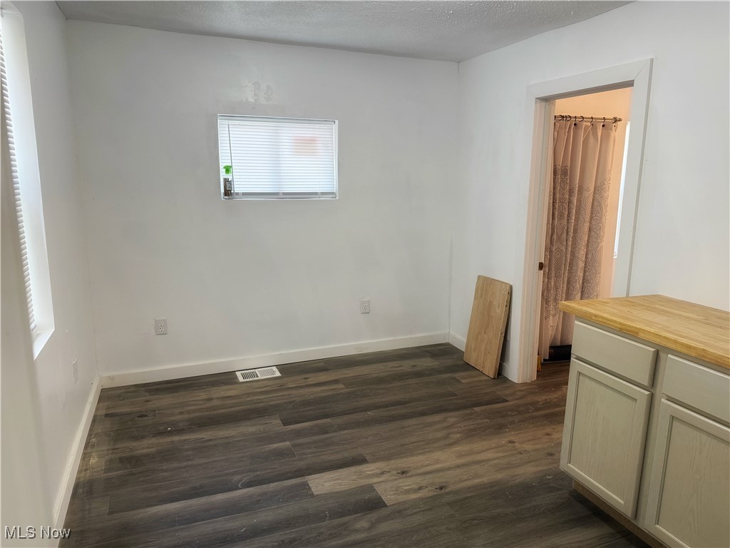203 Roan Avenue Cadiz, OH 43907 - Photo 6 of 12 Gallery Image 6