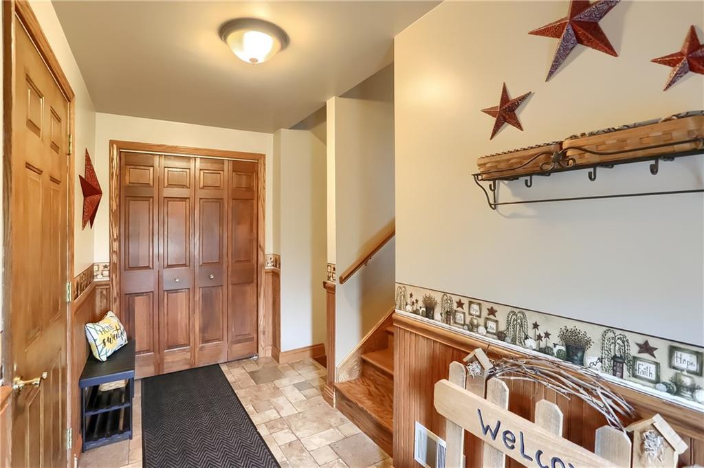 287 Holyoke Road Butler, PA 16001 - Photo 23 of 35 a view of an entryway