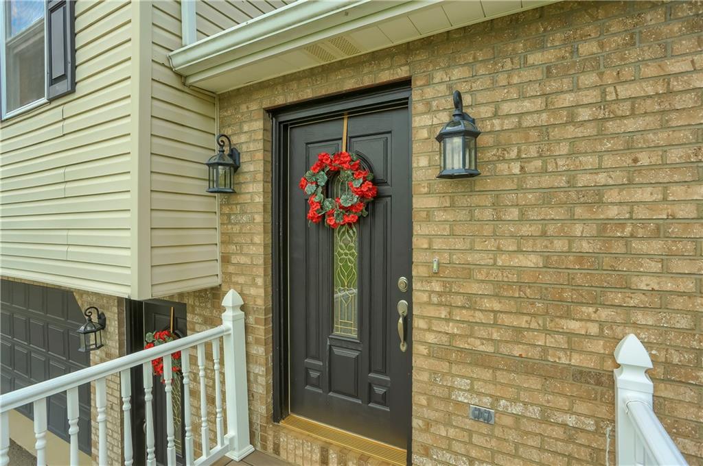 287 Holyoke Road Butler, PA 16001 - Photo 3 of 35 a view of a door of the house