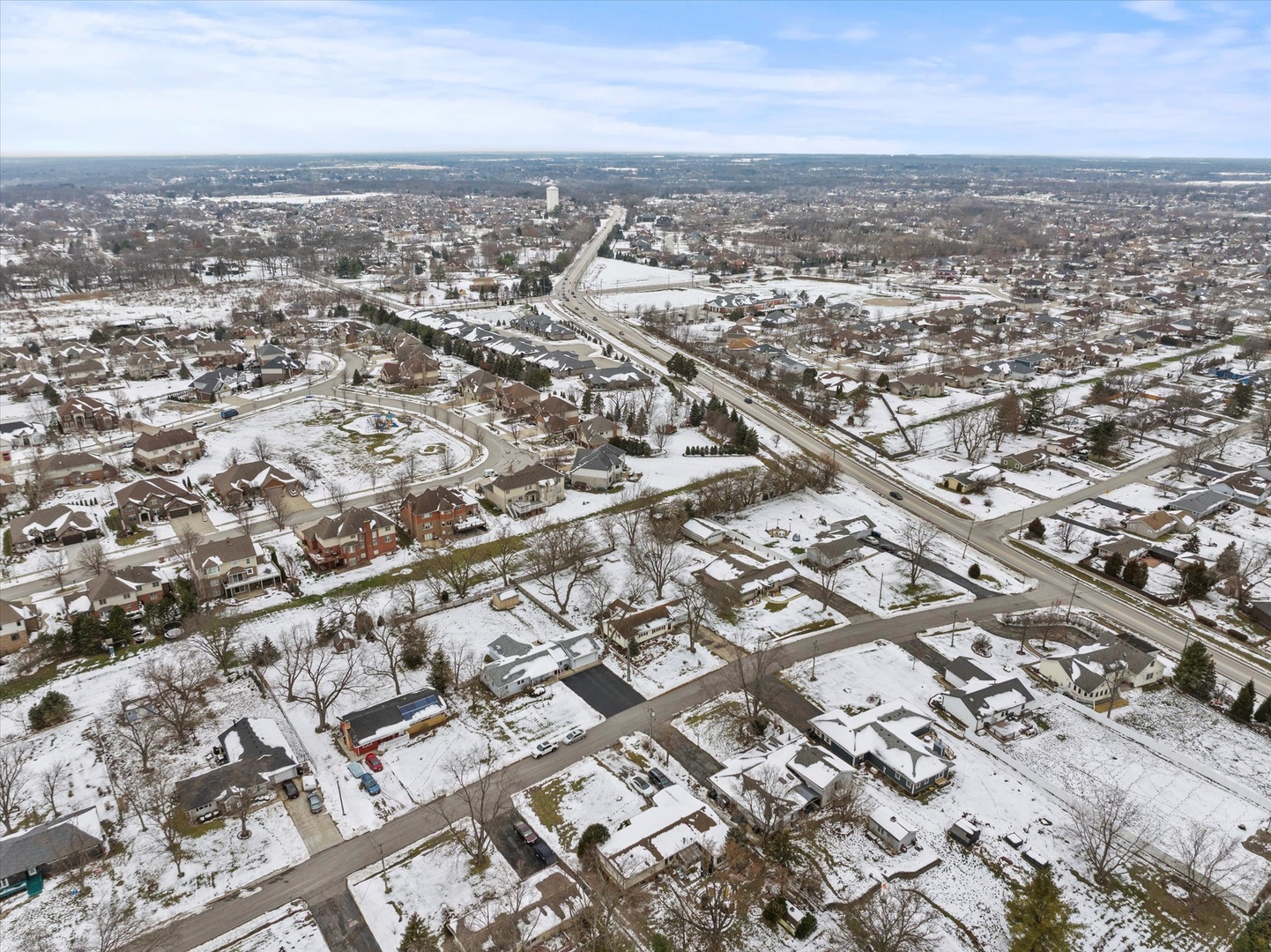 19924 Hillgate Road Mokena, IL 60448 - Photo 26 of 30 an aerial view of residential building with parking space